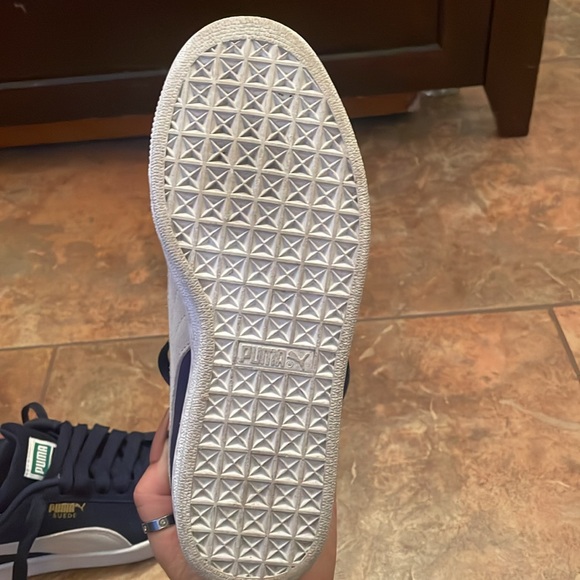 EUC Puma sneakers - Picture 9 of 11